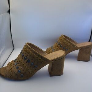 Matisse Heeled Sandals - Suede size 7